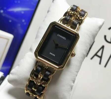 The pinnacle of vintage women's watch design: Chanel. In 1987, Coco Chanel was i - Click Image to Close