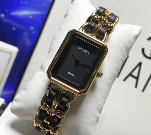 The pinnacle of vintage women's watch design: Chanel. In 1987, Coco Chanel was i