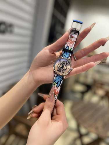 Gucci G-Timeless series W bowl watch. To celebrate the Year of the Rabbit, the b