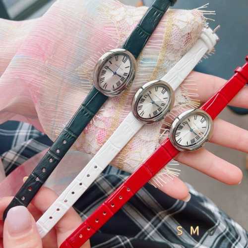 The Baignoire Bathtub Series watch, with its elegant European bathtub shape, per