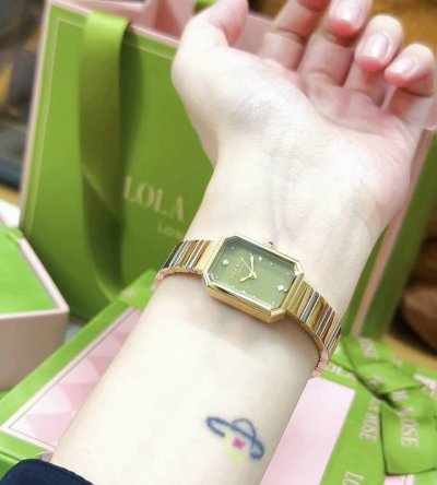 My first matcha green watch of spring! It's both bright and elegant. Sharing my