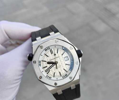Ap Audemars Piguet Royal Oak Offshore Series 15710St Automatic Mechanical 42mm S