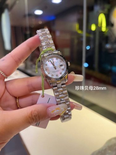 New Recommendation: Rolex 28Mm Elegant Small Watch With Screw-Down Back, Pearl M