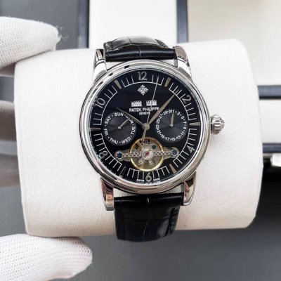 Platinum Patek Philippe Men's Watch: A sophisticated and elegant men's timepiece