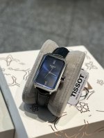 The newest Tissot Little Beauty series T160 is very simple overall. The 21.8X30