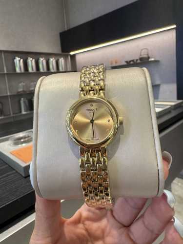 pcs + 20 diamonds + 30 Omega simple and elegant women's watch imported quartz mo