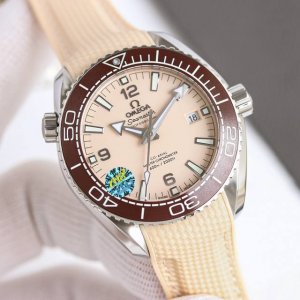 available on a rubber or steel strap, featuring the exclusive and exclusive Omeg