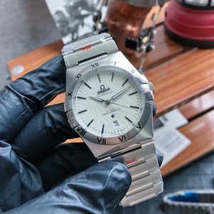 White case, rose gold Starlight Eternal Constellation watch, fifth generation C