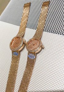 gold and white, same price. Dior La D My Dior Cd04111X1248 Cd04115X1251 watch. I