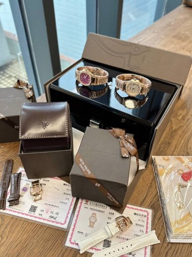 New Rose Pink Is Equipped With An Original Swiss Quartz Movement, Which Truly Ac