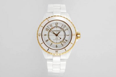 The latest Chanel J12 black ceramic and yellow 18K gold model is finally on the