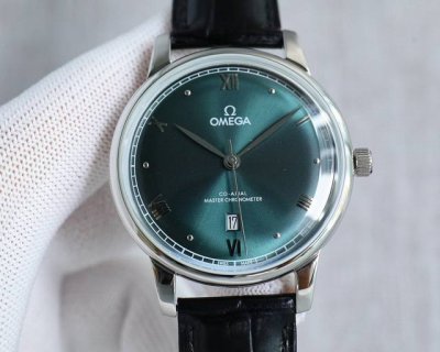 The new platinum Omega De Ville series Rk4 pot-lid glass 9015 movement is a repl