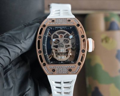 The latest upgraded version of the Richard Mille RM052 series skull watch featu
