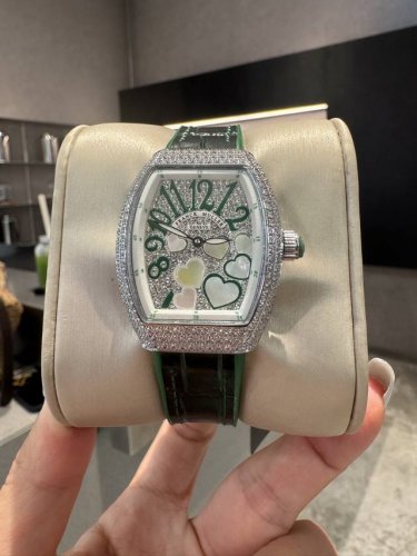 Franker Muller V32 barrel series, luxurious diamond-inlaid classic digital face