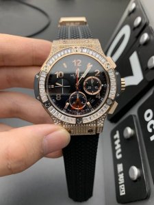 Hbb Classic Chronograph Big Bang Chronograph Brand: Hublot Movement: Imported 77