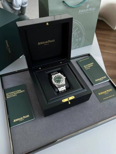 Twt's Audemars Piguet Royal Oak 15510 men's watch, featuring the 50th Anniversar