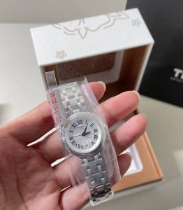 Tissot Little Beauty Series Quartz Movement Roman numerals Date Display Ladies'
