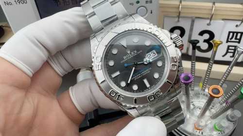 Rolex Vs Gray Yacht. Better Than C By A Mile [Facepalm][Facepalm][Facepalm]