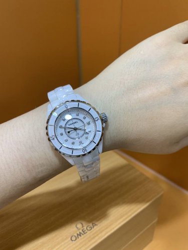 Exclusive Real-Life Photos Of The Chanel J12 Quartz Watch With Real Diamonds, 33