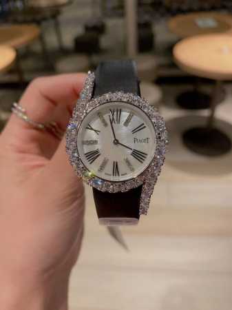 The latest version of the Piaget Limelight Gala women's watch features the same - Click Image to Close