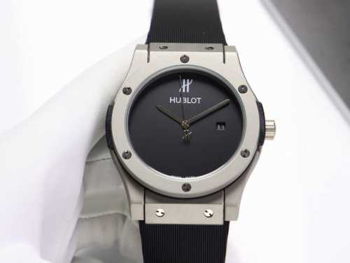 Gold and Black+20 The Hublot Classic Fusion Series 316 stainless steel case is f