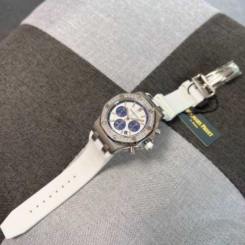 A Royal Oak series watch, almost every beautiful woman owns one! Stainless steel