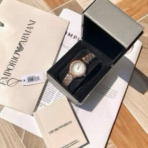 New arrival! Original Armani quartz women's watch, Ar11633, with a layered pav