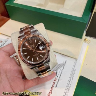 White and gold Rolex Datejust 41Mm Ddd. Featuring a Cal.3235 movement with rever