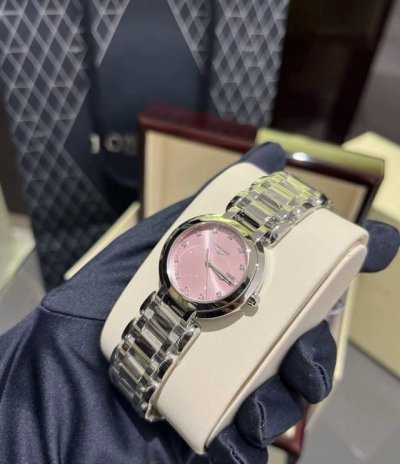 The Longines La Mer collection, inspired by the timeless Arabian Nights, carrie