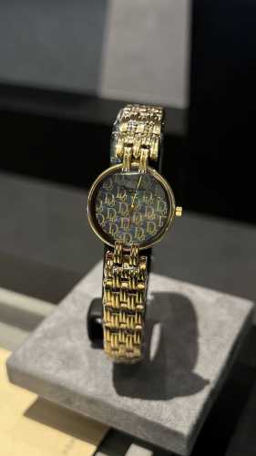 Japanese vintage watch Dior Dior fashion devil women's watch, highly recommended