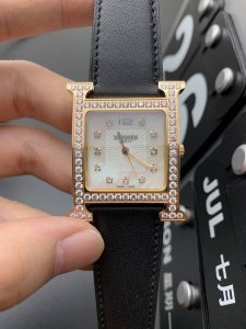 High-end hard goods! Herm