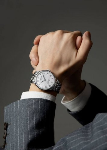 Tissot Le Locle Series Type: Men's watch Case: Top version 316 stainless steel L