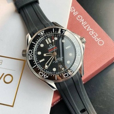 The peak of the Seamaster 2025 annual upgrade, the new Seamaster 300m diving wat