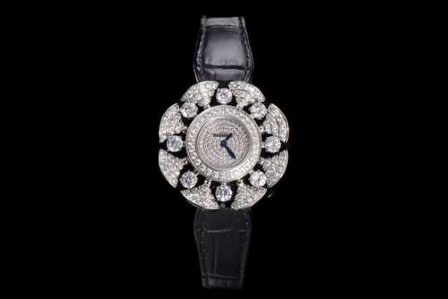 Divas'Dream Bulgari Jewelry Collection! The 33mm dial, paired with a Swiss Eta R