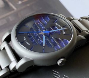 I was instantly mesmerized by the skeletonized eagle gears the moment I put it o