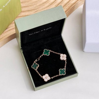 Van Cleef & Arpels Vca "Malachite Single Flower Full Diamond" Four-Leaf Clover F