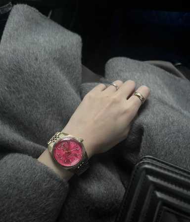I'm swooning over the Vivienne Westwood watch! This dragon fruit color is so bea - Click Image to Close