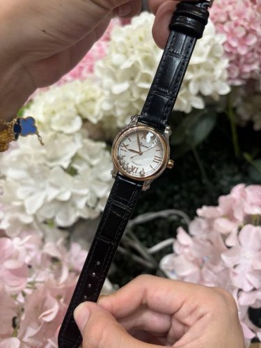 Three sizes available Happy Diamonds As one of Chopard's hottest and best-sellin