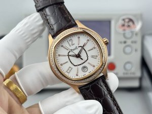 White-Gold Diamond + 50 Newest Men's Model Hot Selling Model! Square Case with