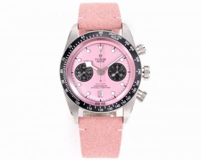 TThe new Tudor Black Bay Chrono collection is a hybrid watch that blends the tra