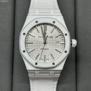 Audemars Piguet Royal Oak high-end watches have been paying more and more atten