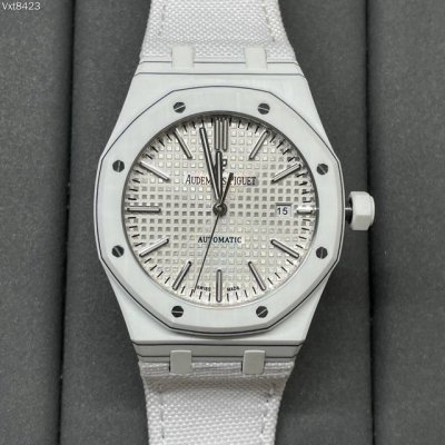 Audemars Piguet Royal Oak high-end watches have been paying more and more atten