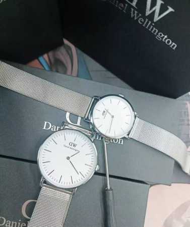 Selling a pair of unisex Dw couple watches, 40mm and 32mm dials. Brand new, uno - Click Image to Close