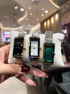 Gucci Women's Watch G-Frame Series watch, with elegant rectangular case, cleverl