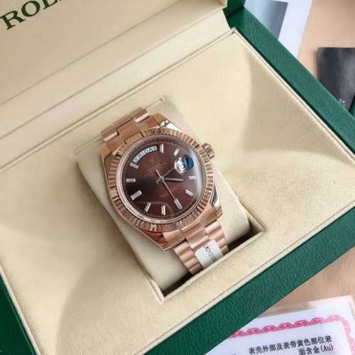 The joy of the wealthy is so simple and unpretentious. A truly rose gold watch h