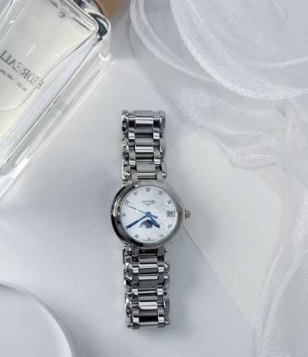 This Longines Heart Moon watch perfectly embodies the soft and romantic essence