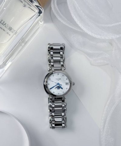 Longines Heart Moon Phase Watch | Gentle to the core! This Longines Heart Moon P
