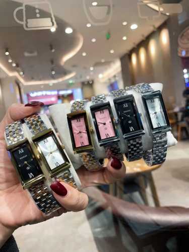 Gucci Women's Watch G-Frame Series watch, featuring an elegant rectangular case,