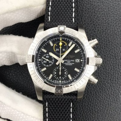 Breitling Avenger Chronograph 43 The stainless steel case is matte brushed, mak