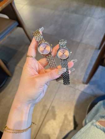 20 Diamonds + 30 Tissot Little Cutie Series Quartz Women's Watch. This series of - Click Image to Close